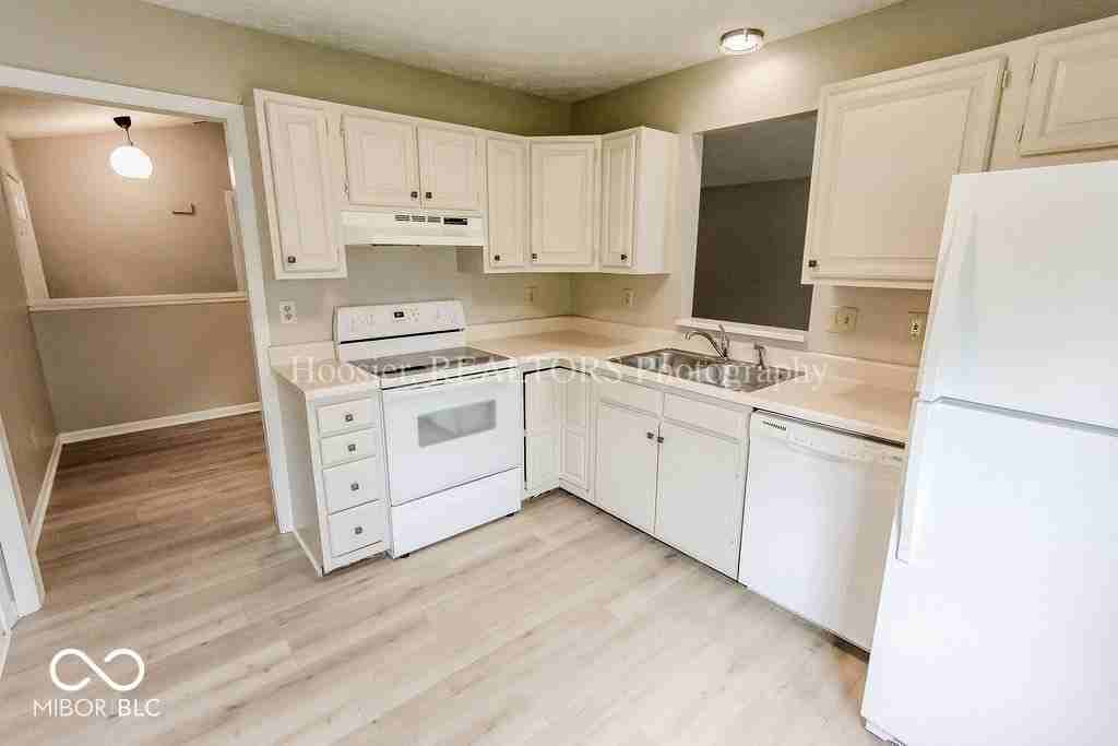 14610 Village Park East Dr - Photo 6 of 18