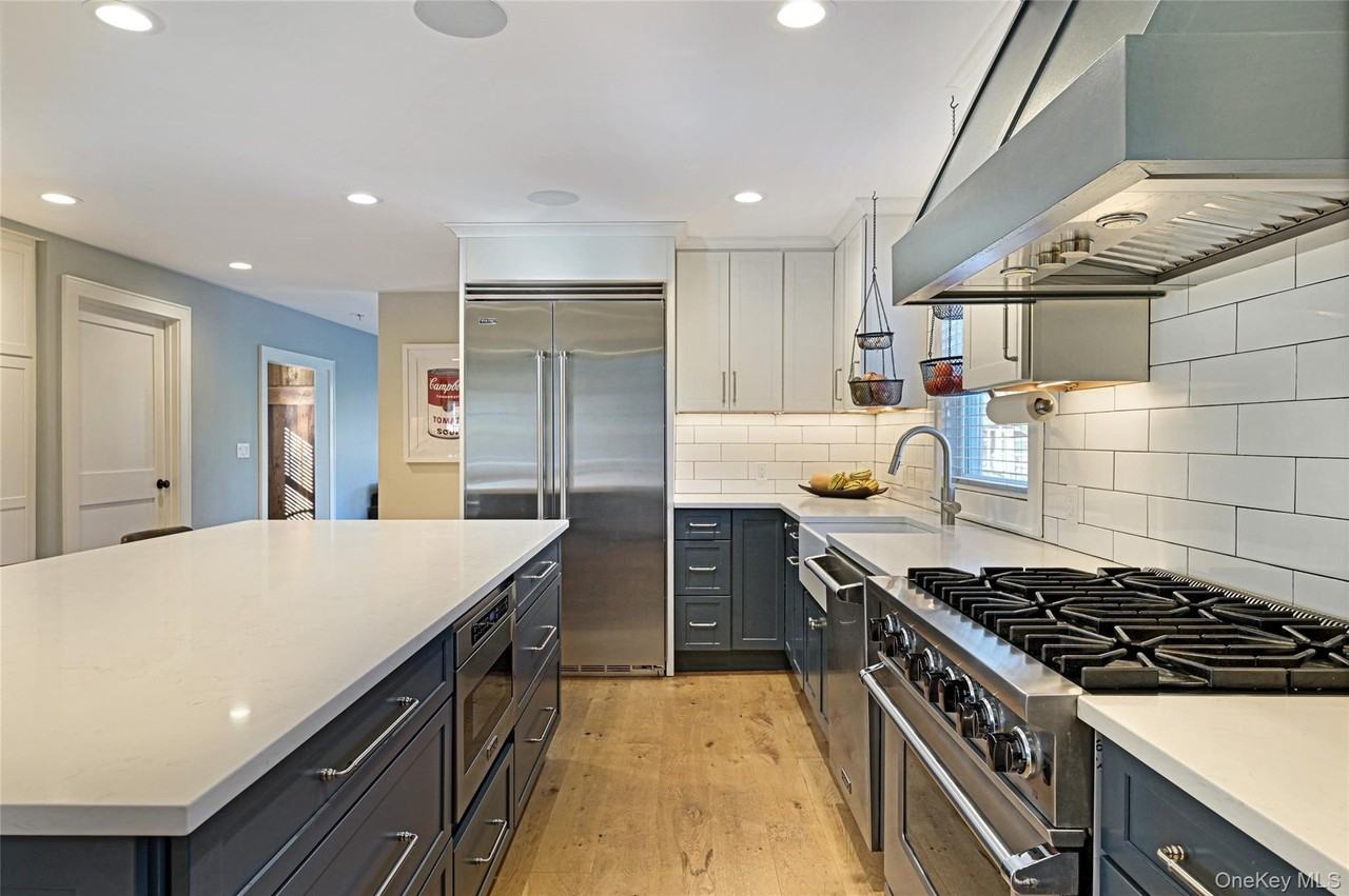 148 Montauk Hwy - Photo 6 of 30