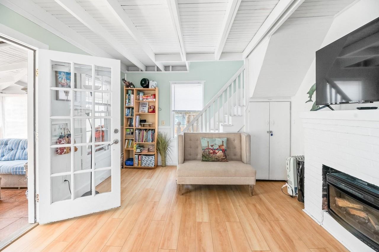 291 Cottage Walk - Photo 5 of 29