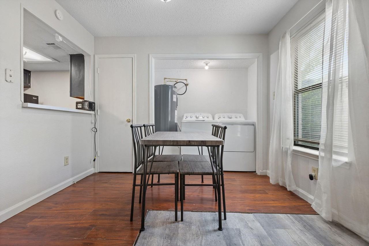 Rothington Rd - Photo 3 of 8