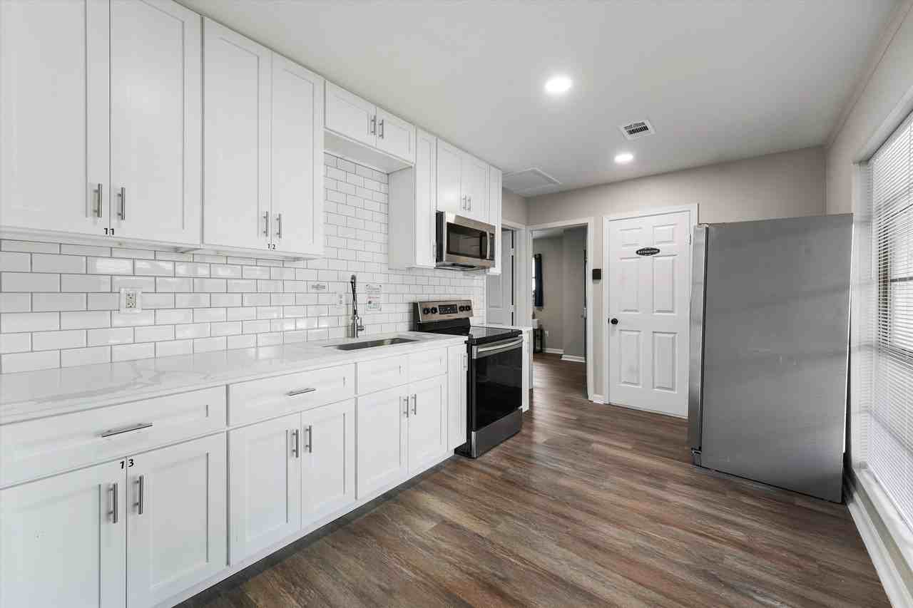 Lakeland Dr - Photo 6 of 12