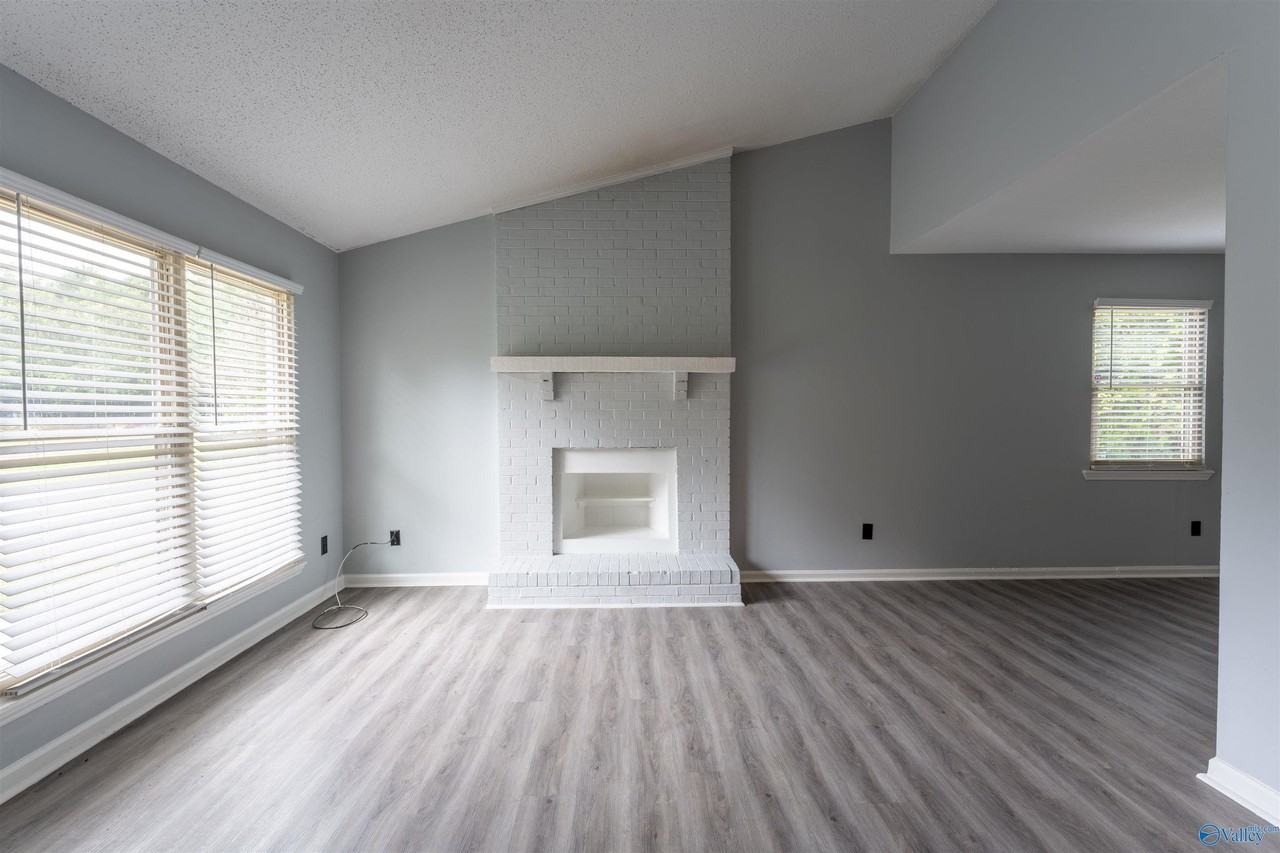 1912 Mangum Dr Nw - Photo 2 of 21