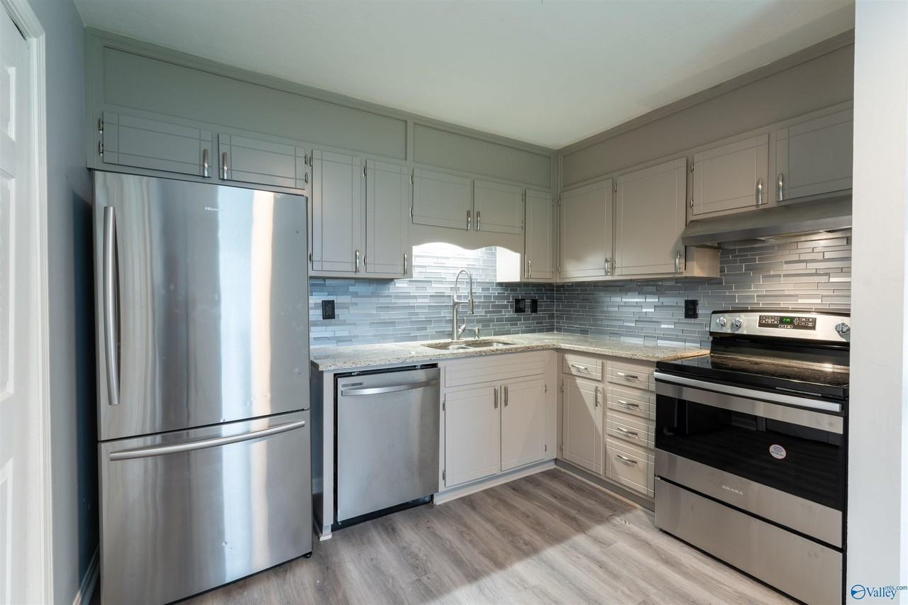 1912 Mangum Dr Nw - Photo 5 of 21