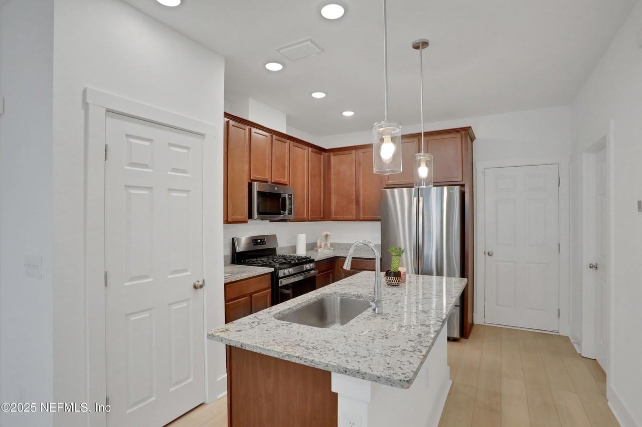 11103 Quasar Court - Photo 6 of 23