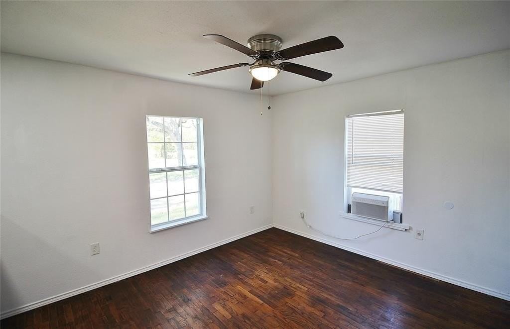 709 Rose Hill Rd - Photo 2 of 19