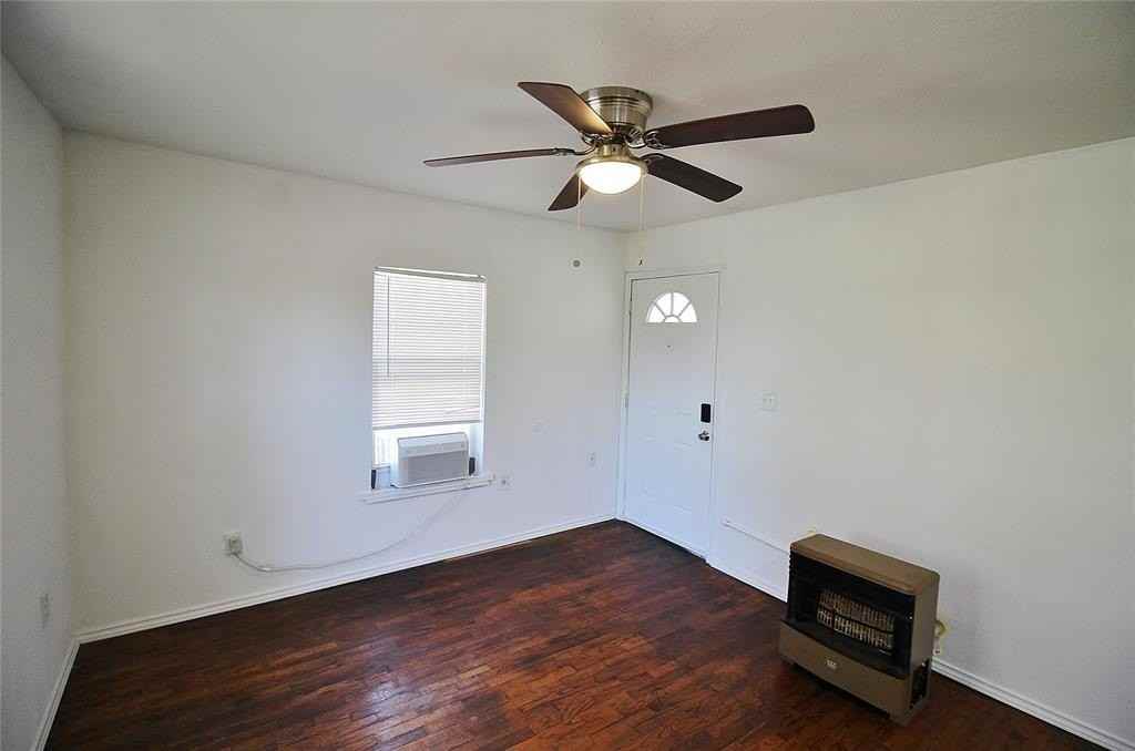 709 Rose Hill Rd - Photo 3 of 19