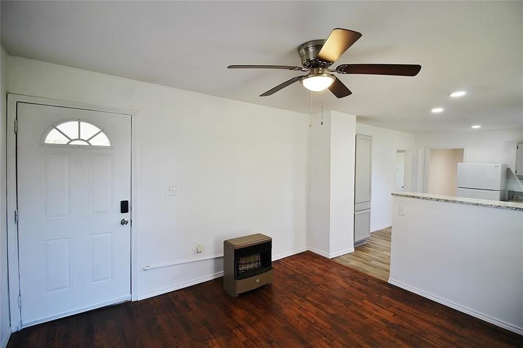 709 Rose Hill Rd - Photo 4 of 19