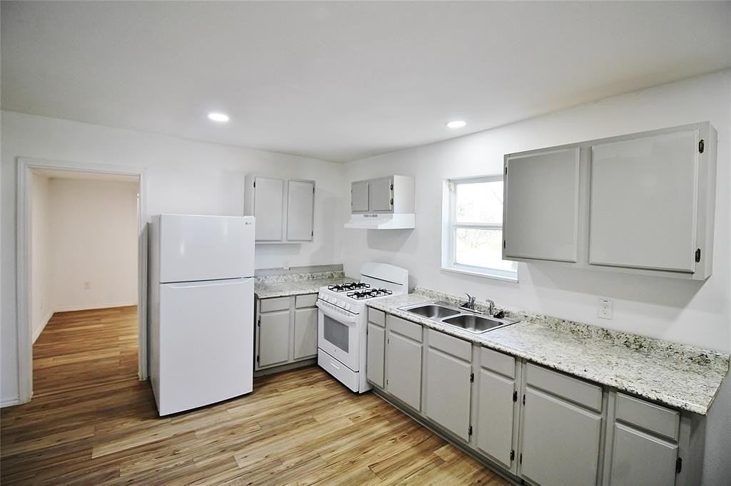 709 Rose Hill Rd - Photo 5 of 19