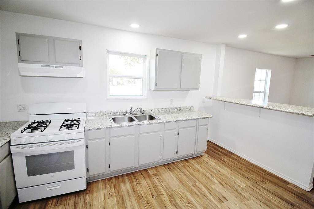 709 Rose Hill Rd - Photo 6 of 19