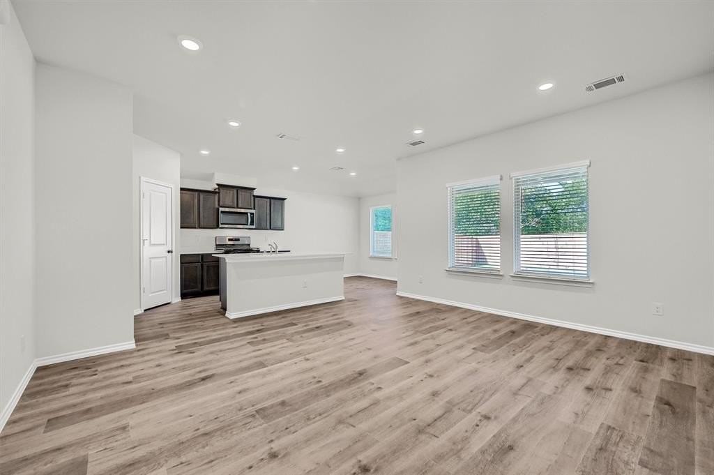 2422 Burleson Rd - Photo 5 of 28