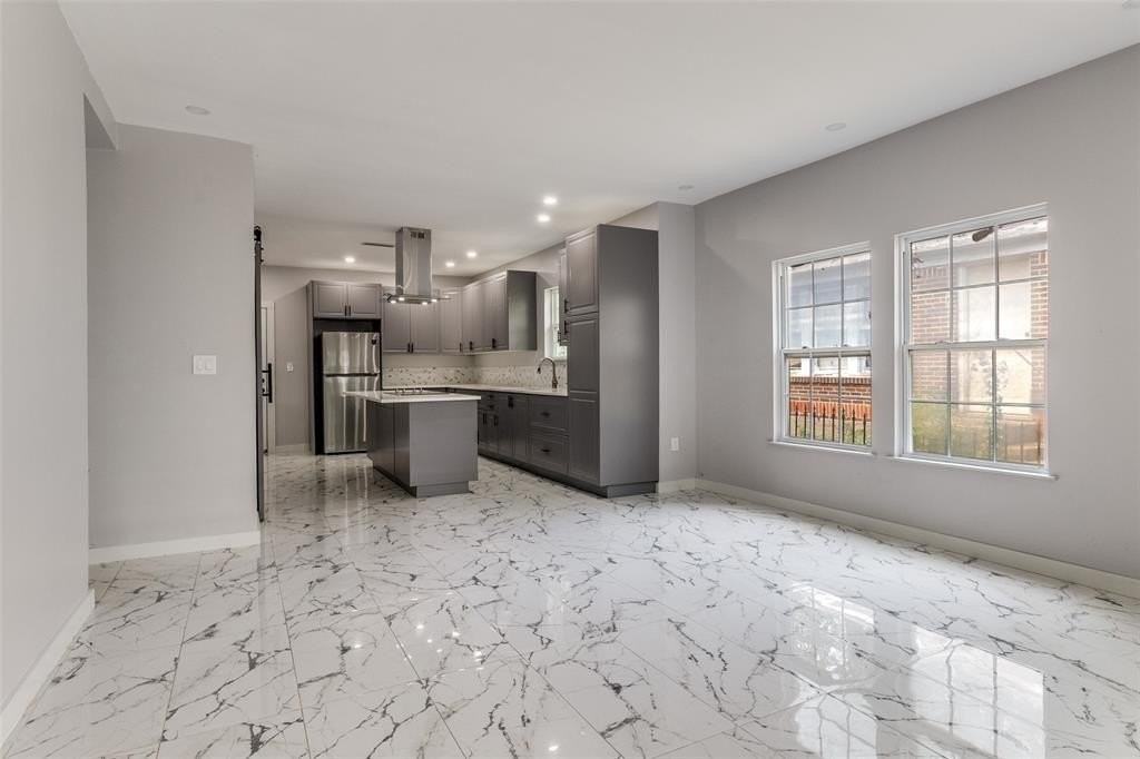 729 S Waverly Dr - Photo 4 of 12