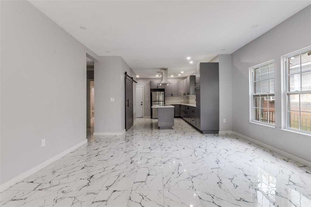 729 S Waverly Dr - Photo 5 of 12