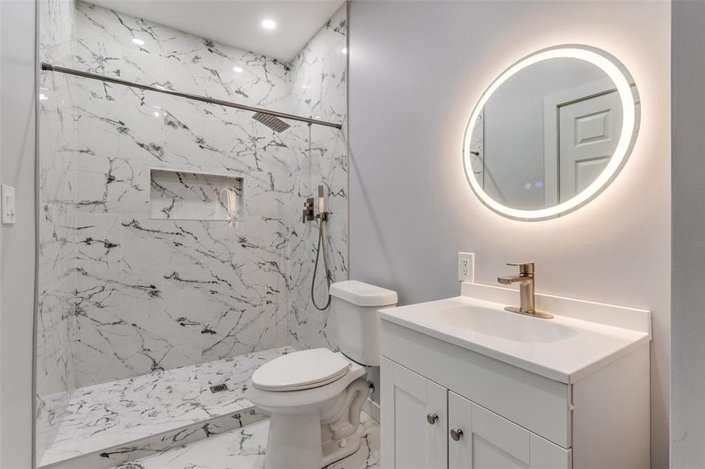 729 S Waverly Dr - Photo 3 of 12