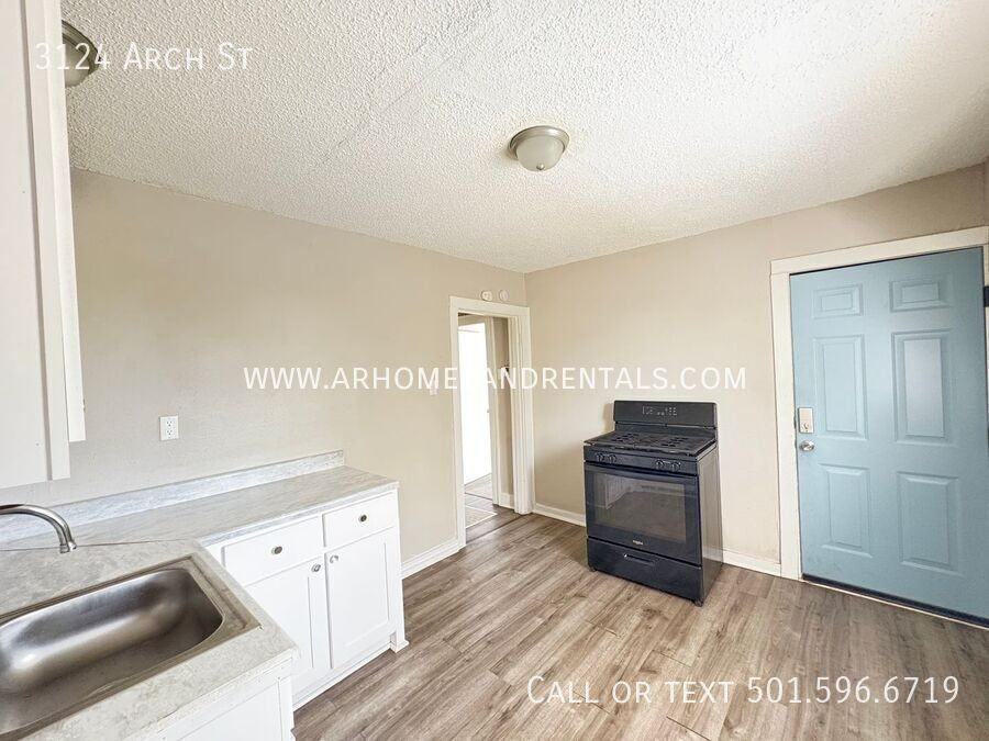3124 S Arch St - Photo 3 of 10