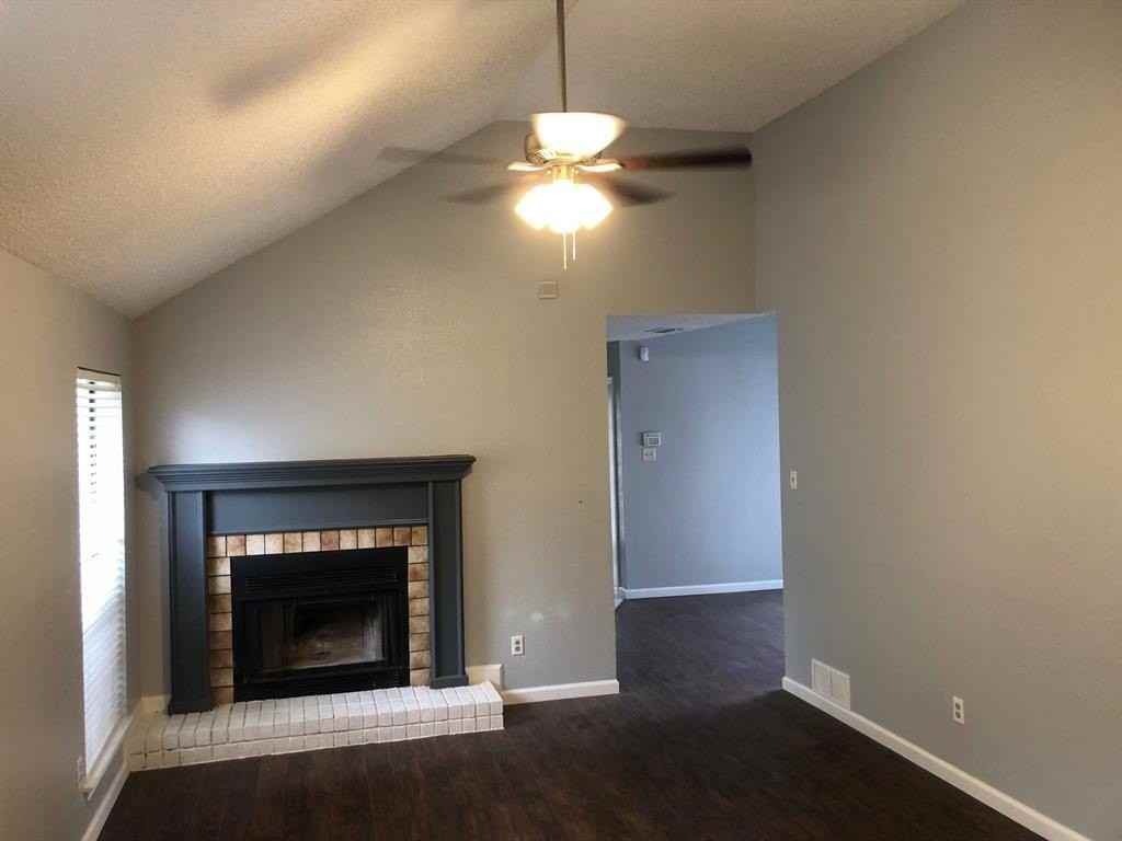 1016 Paintbrush St - Photo 2 of 18