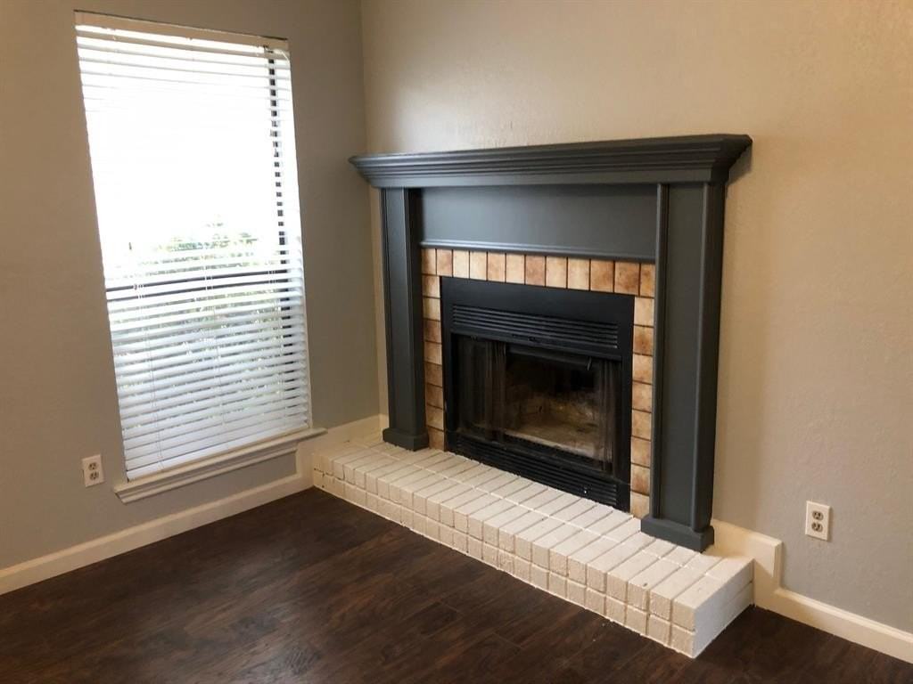 1016 Paintbrush St - Photo 3 of 18