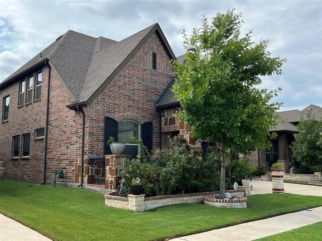 4959 Gleneagle Drive - Photo 2 of 40