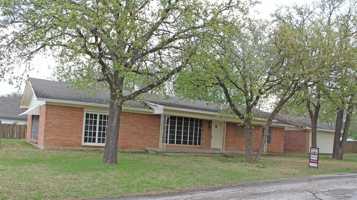 featured image of 202 S 3rd St