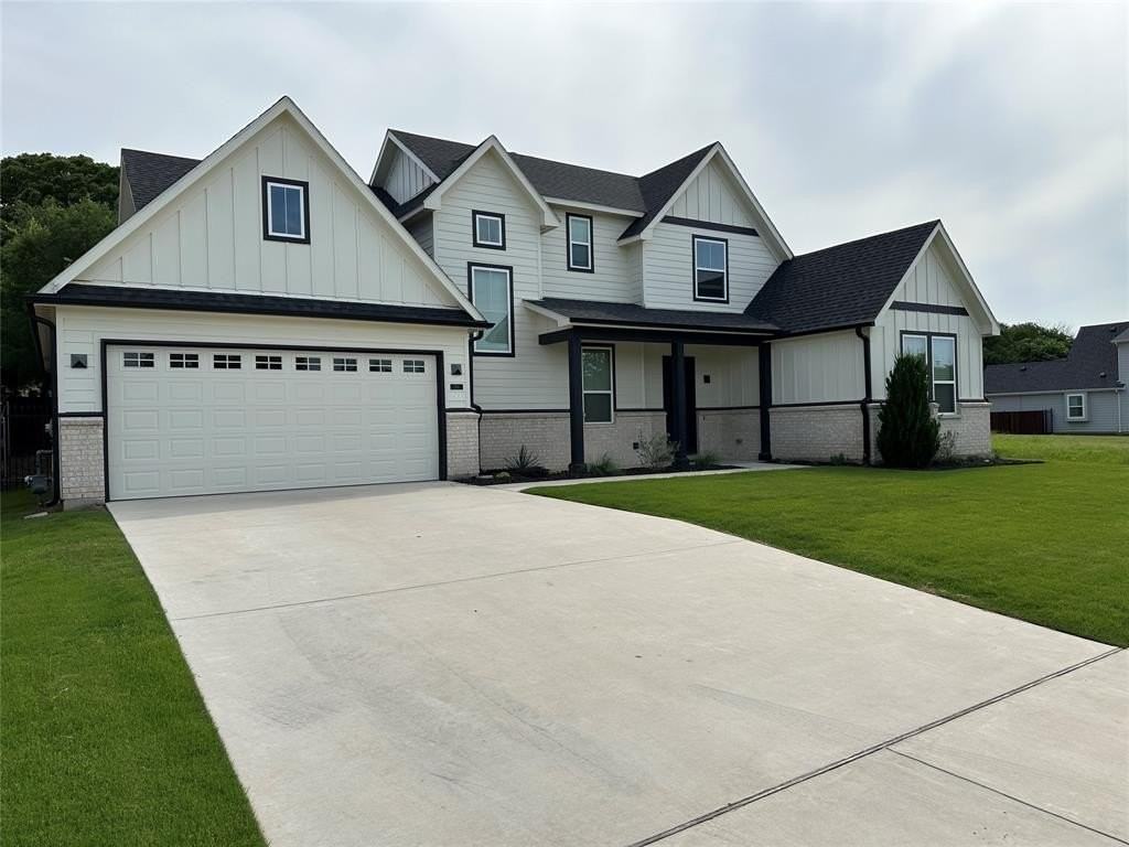 306 Village Way - Photo 2 of 14