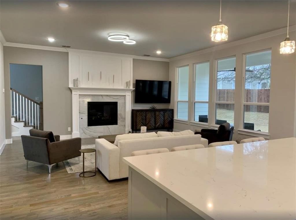 306 Village Way - Photo 4 of 14