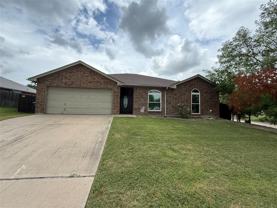 527 E Oak St - Photo 1 of 1