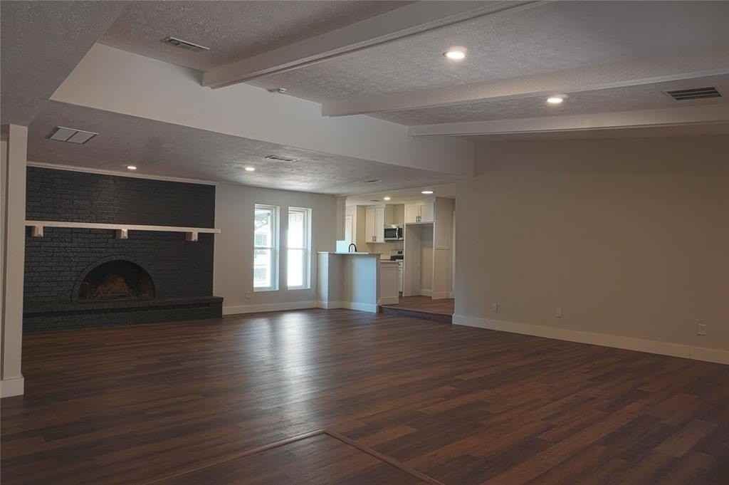 2313 Westridge Dr - Photo 4 of 23