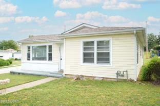 3001 S Pearl Ave - Photo 1 of 1