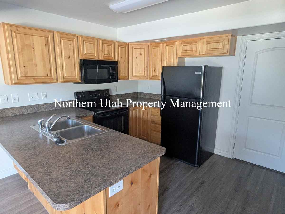 496 En - Photo 3 of 16