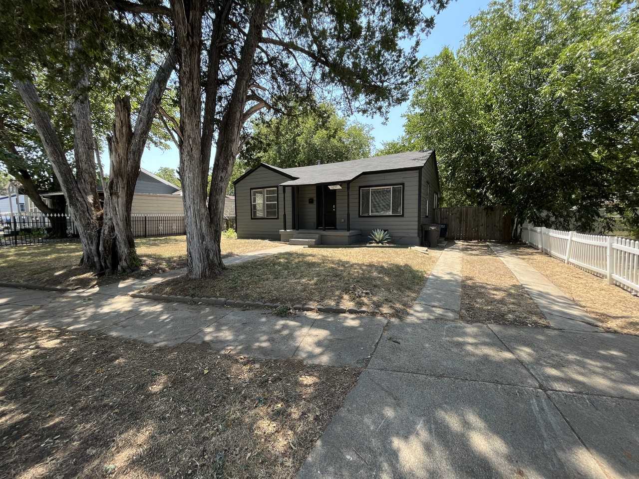 3257 Quentin Ct - Photo 2 of 16