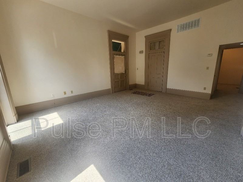 112 East Fifth Street - Photo 7 of 25