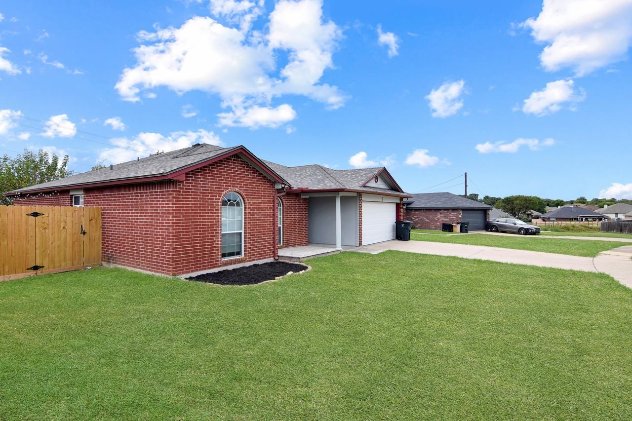 4712 Water Oak Dr - Photo 2 of 25