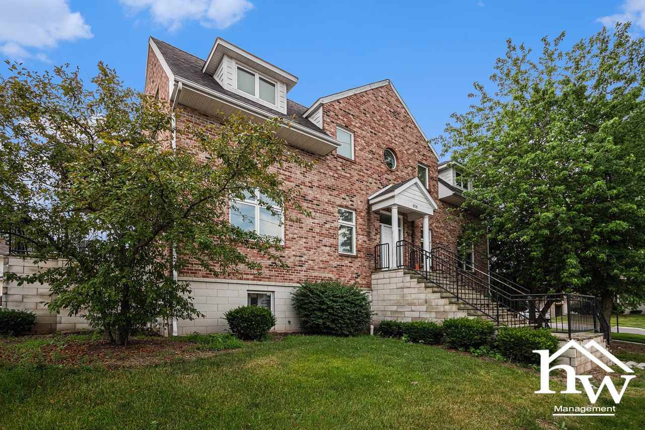 806 S Bend Ave - Photo 2 of 20