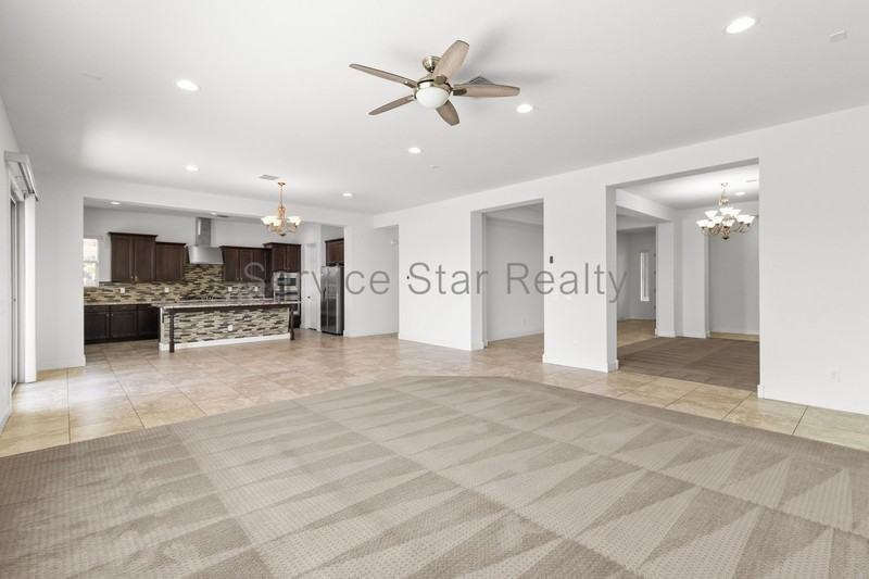 2631 W Rancho Laredo Dr - Photo 7 of 33
