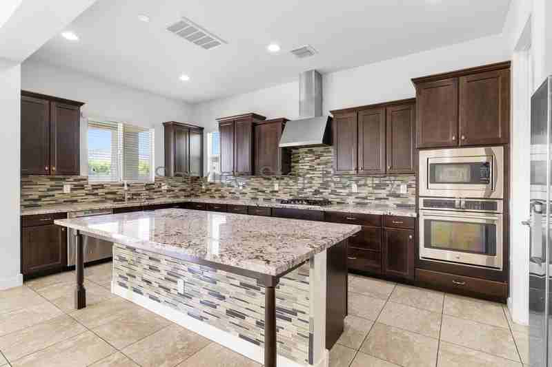 2631 W Rancho Laredo Dr - Photo 4 of 33