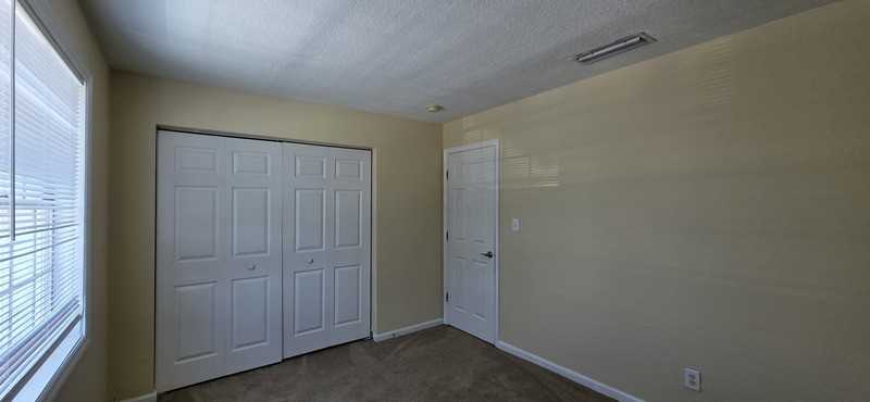 108 Pompano Dr Se #D - Photo 3 of 12