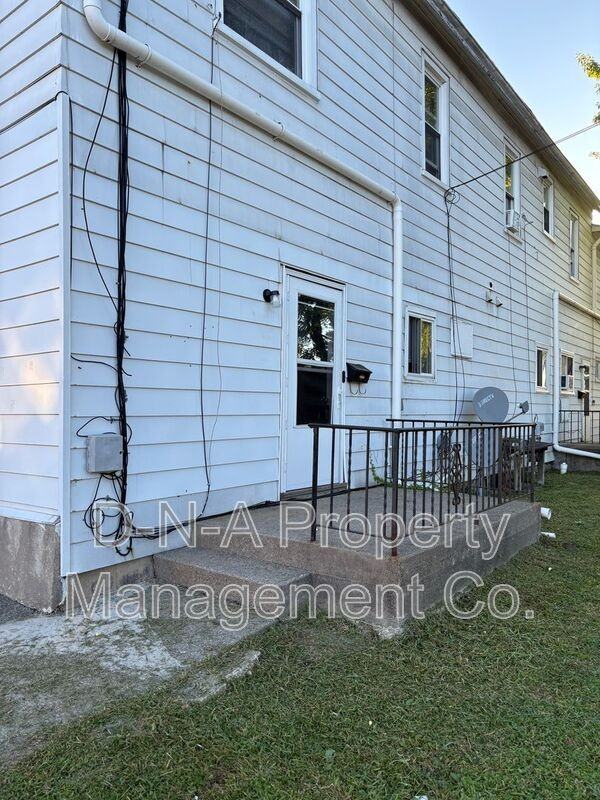 103 S Broadway - Photo 2 of 6