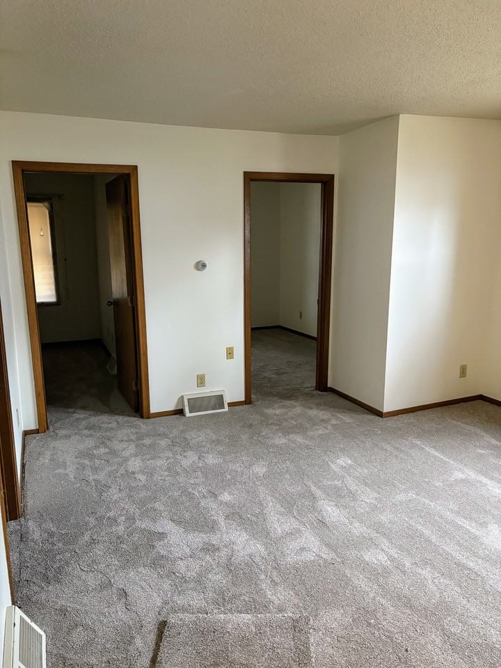 1426 East 17th Street - Photo 6 of 16