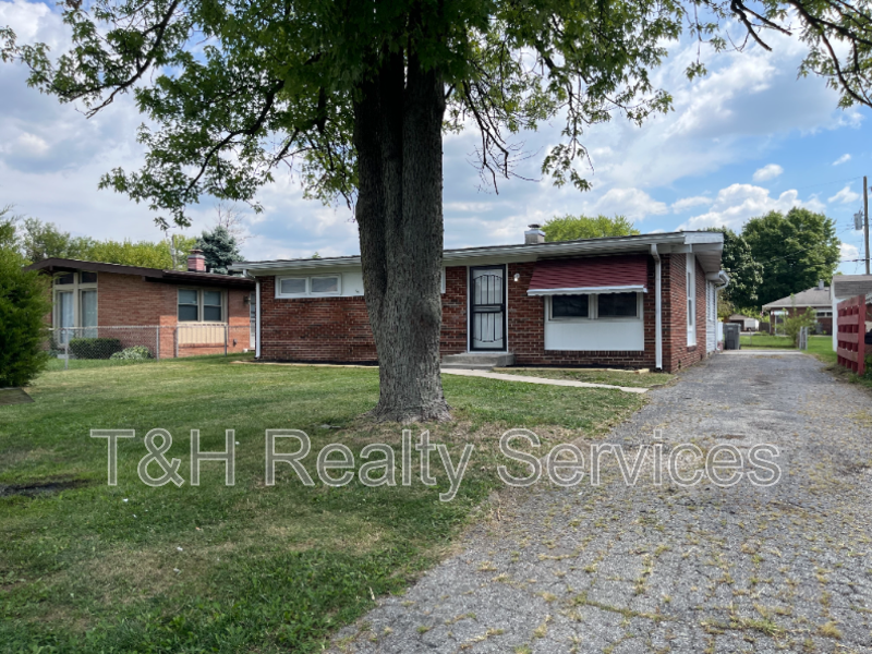 1615 Englewood Dr - Photo 3 of 20
