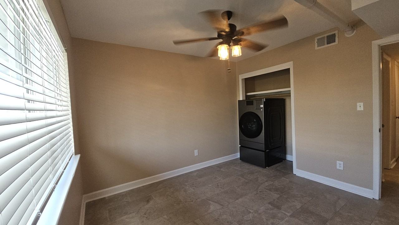 726 Eglin Pkwy Ne #5A - Photo 4 of 21