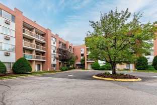 4975 Washington St - Photo 1 of 1