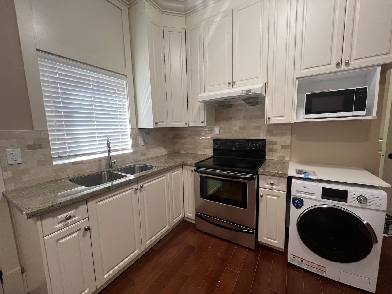 9488 Saunders Rd - Photo 2 of 5