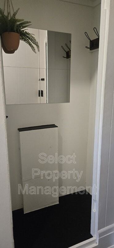 7506 W Jefferson Blvd - Photo 3 of 30