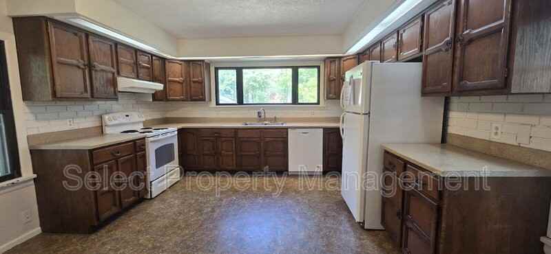 7506 W Jefferson Blvd - Photo 5 of 30