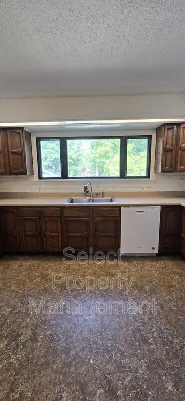 7506 W Jefferson Blvd - Photo 7 of 30