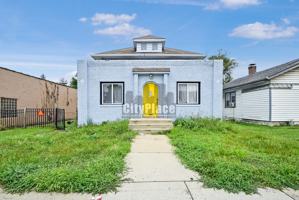 featured image of 3936 E 10th St