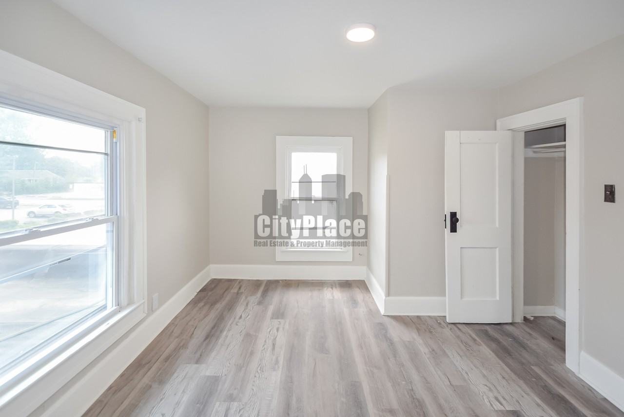 3936 E 10th St - Photo 7 of 16