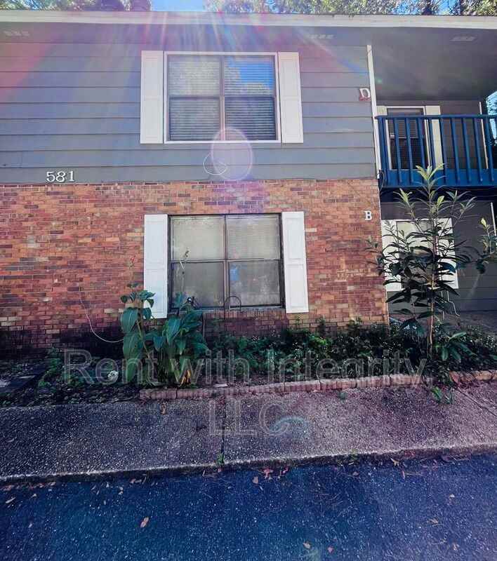 581 Holyoke Ct #D - Photo 2 of 13