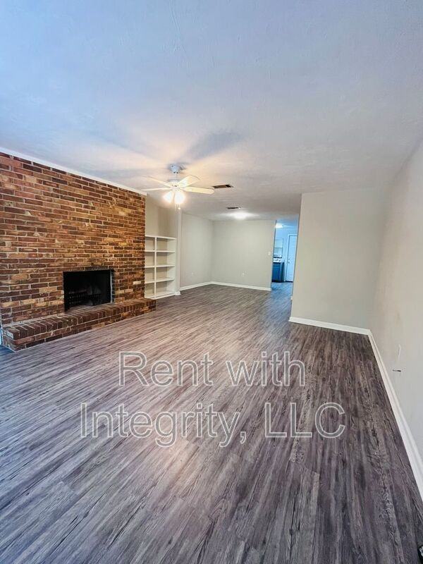 581 Holyoke Ct #D - Photo 3 of 13