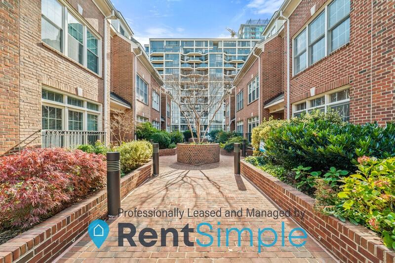 1501 N Colonial Ter #C - Photo 3 of 49