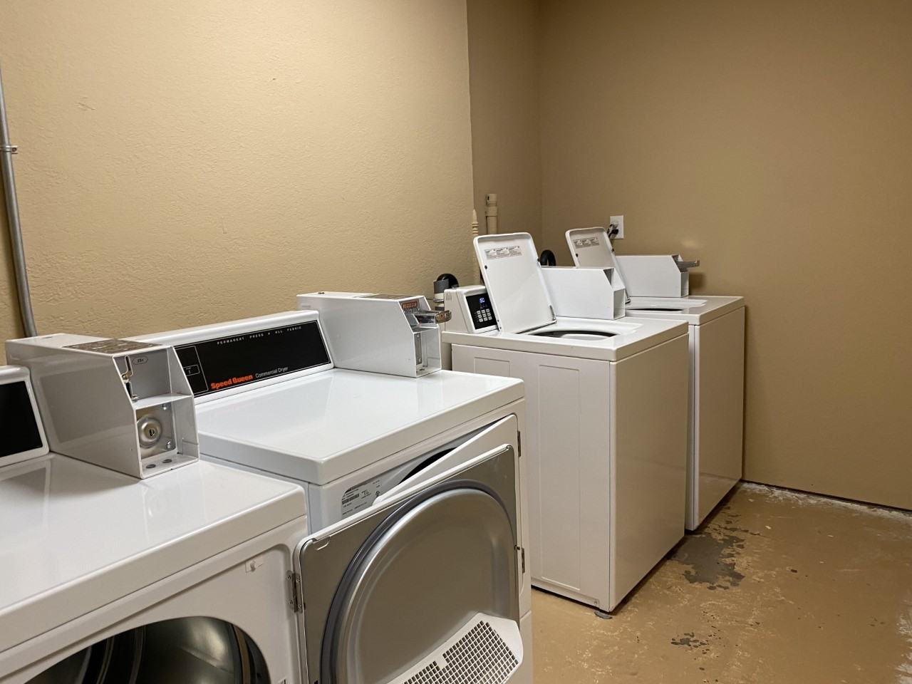 204 1/2 Main St W - Photo 3 of 50